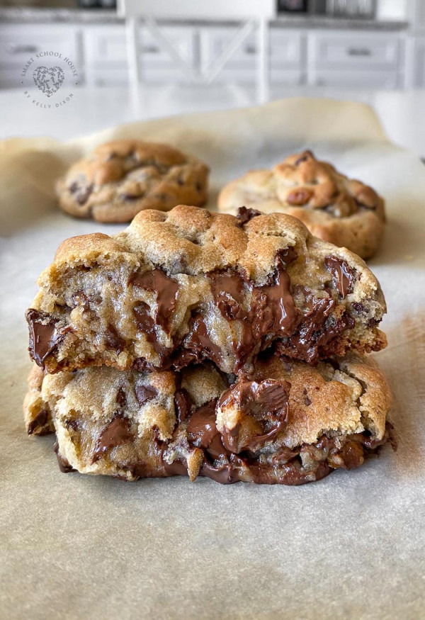 6 Minute Chocolate Chip Cookies - Soft, Thick, & Packed with Chocolate