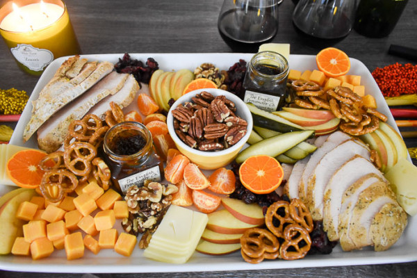How to Make a Festive Thanksgiving Appetizer Board