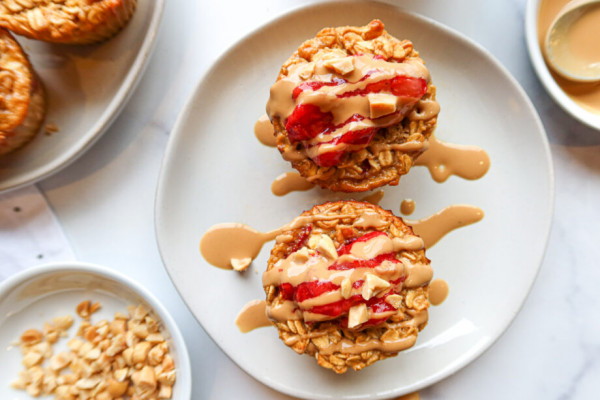 Peanut Butter & Jelly Baked Oatmeal Cups