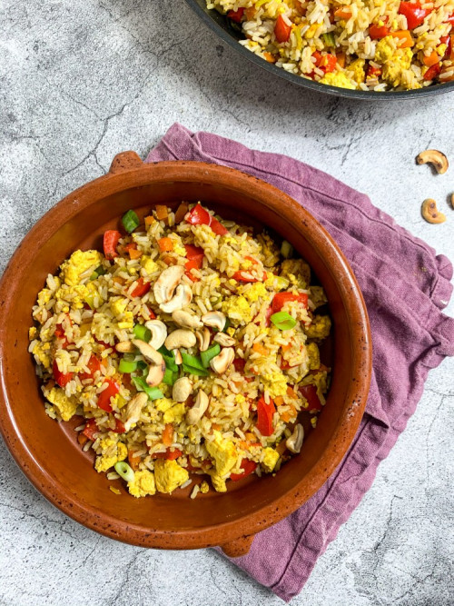 Easy Vegan Egg Fried Rice With Tofu and Vegetables