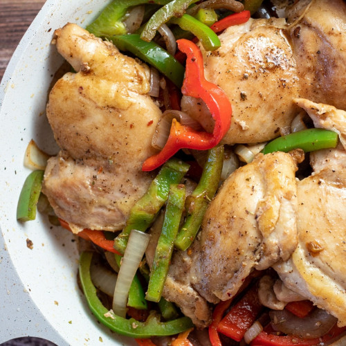 Chicken And Peppers (Incredibly Easy, Flavorful One-Skillet Dinner)