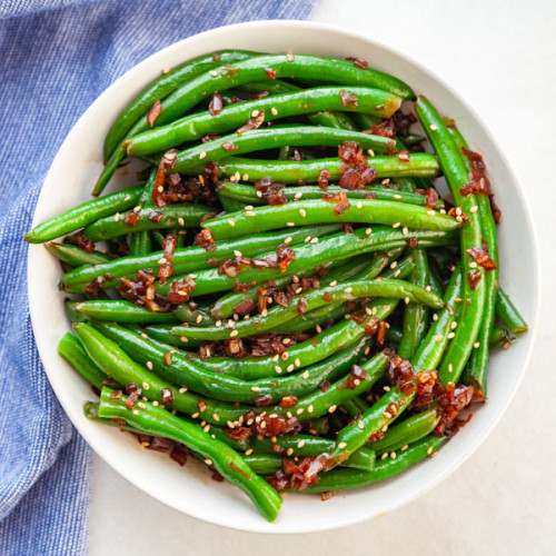 Garlicky Instant Pot Greens Beans with Soy Sauce