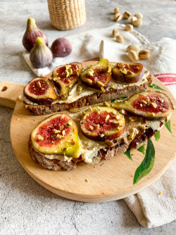Fig and vegan ricotta toast