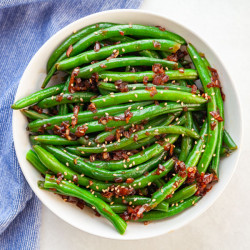 Garlicky Instant Pot Greens Beans with Soy Sauce